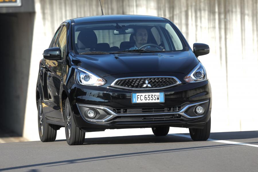  Mitsubishi Space Star 2016 года  (EU) (фото 5 из 45)